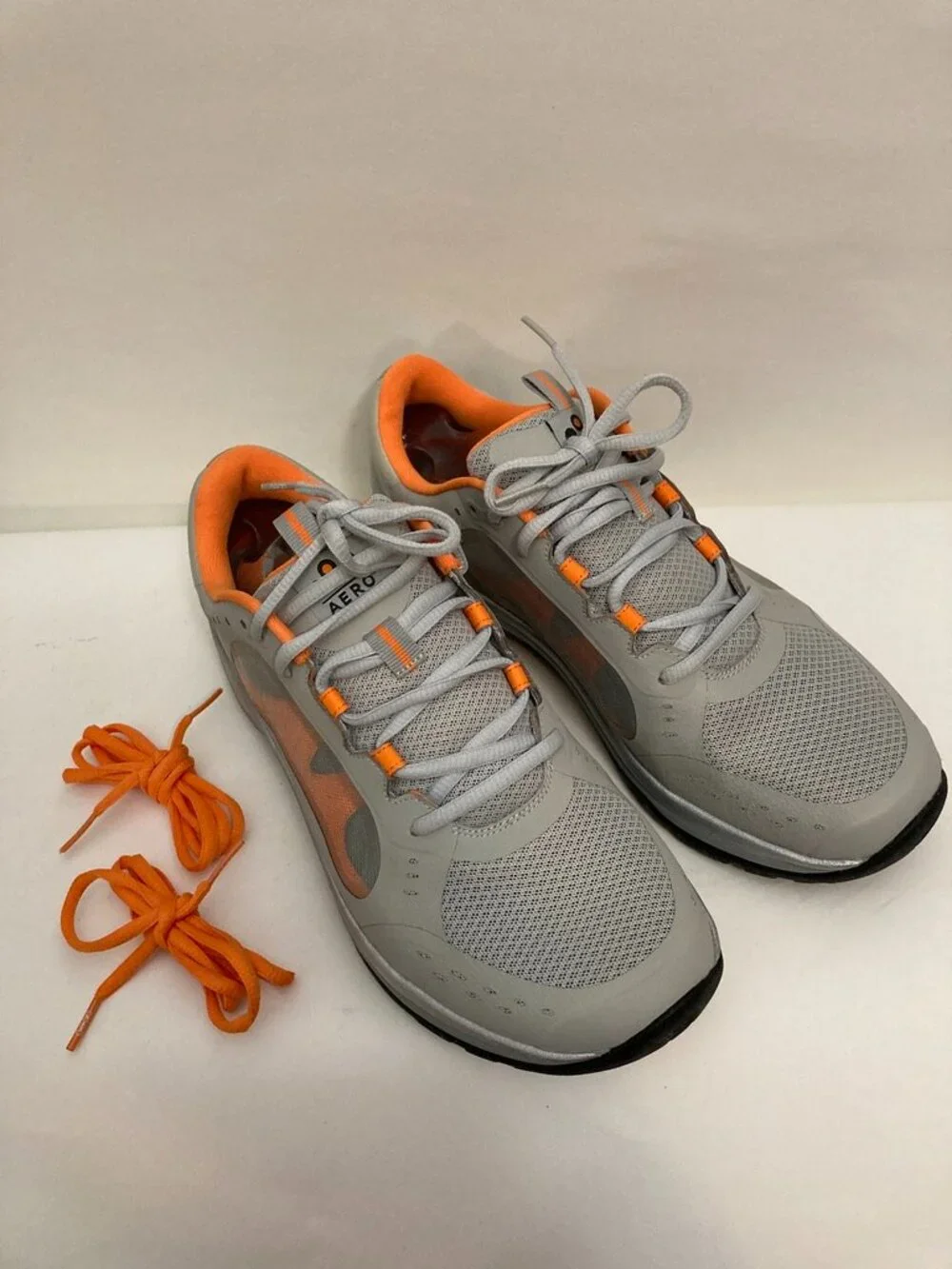 NWT Abeo Sneakers Grey and Orange Size 10